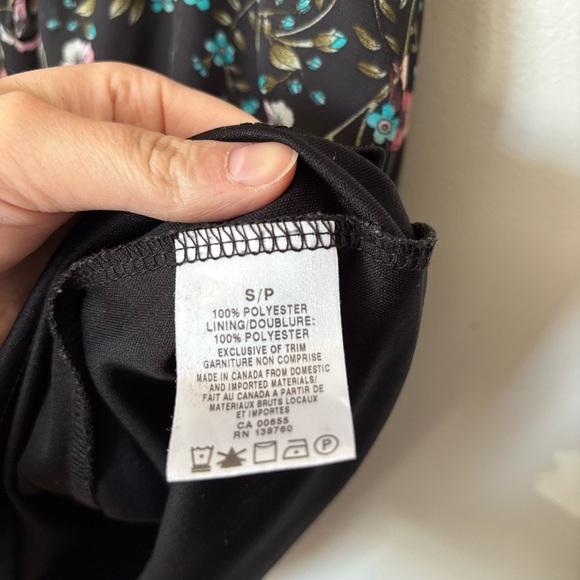 🎉4/30$🎉 Reitmans Floral Sleeveless Dress - Size Small - Picture 5 of 6